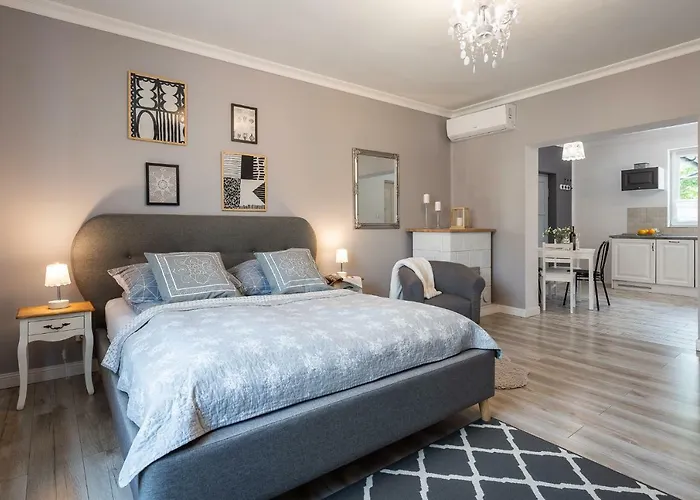 Lu Apartments